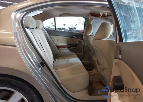 2009 Honda Accord 2.4 Ex from USA, damaged, VIN 1HGCP26719A027015